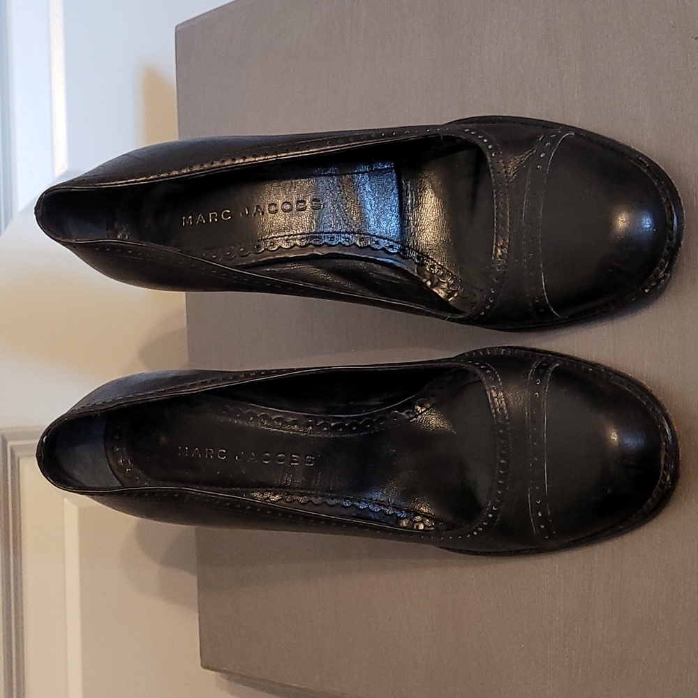 Marc Jacobs black leather Oxford heels